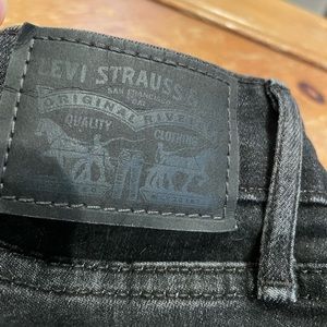 Womens Levi Jeans size 27